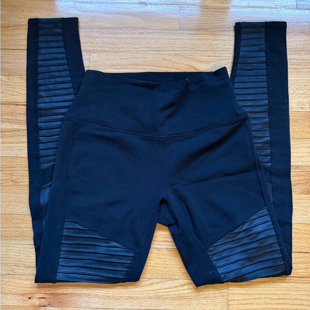 Alo Black Leggings with Ribbed Detail